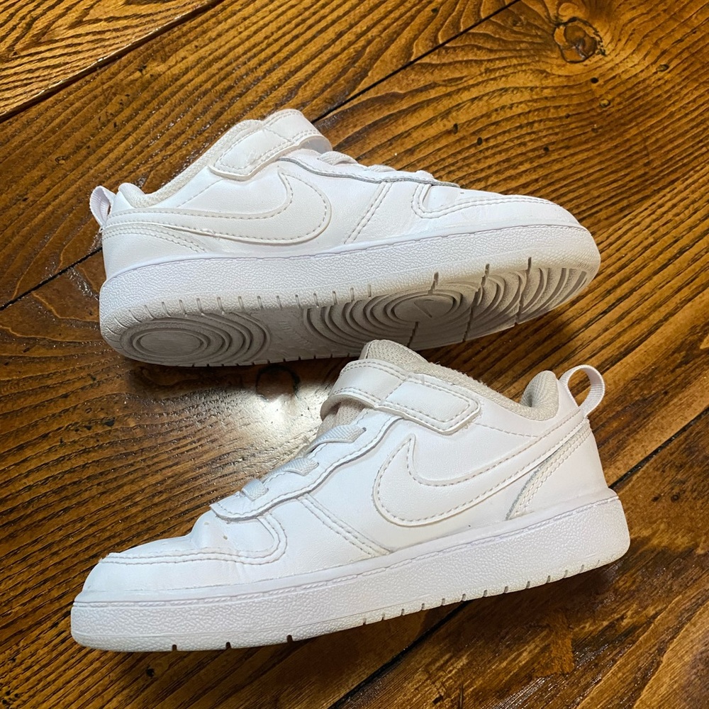 Nike size 10 leather sneakers